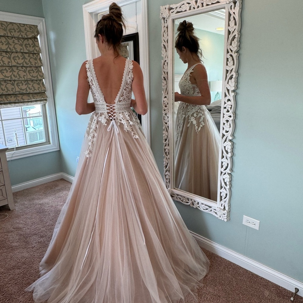 Lace-Embellished Special occasion Gown